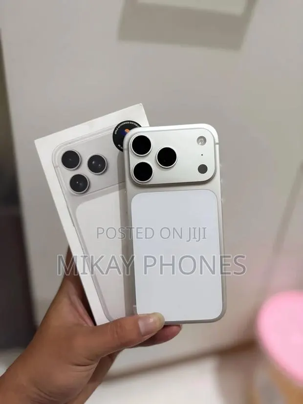 Apple iPhone 17 Pro Max 512 GB White · Photo 1