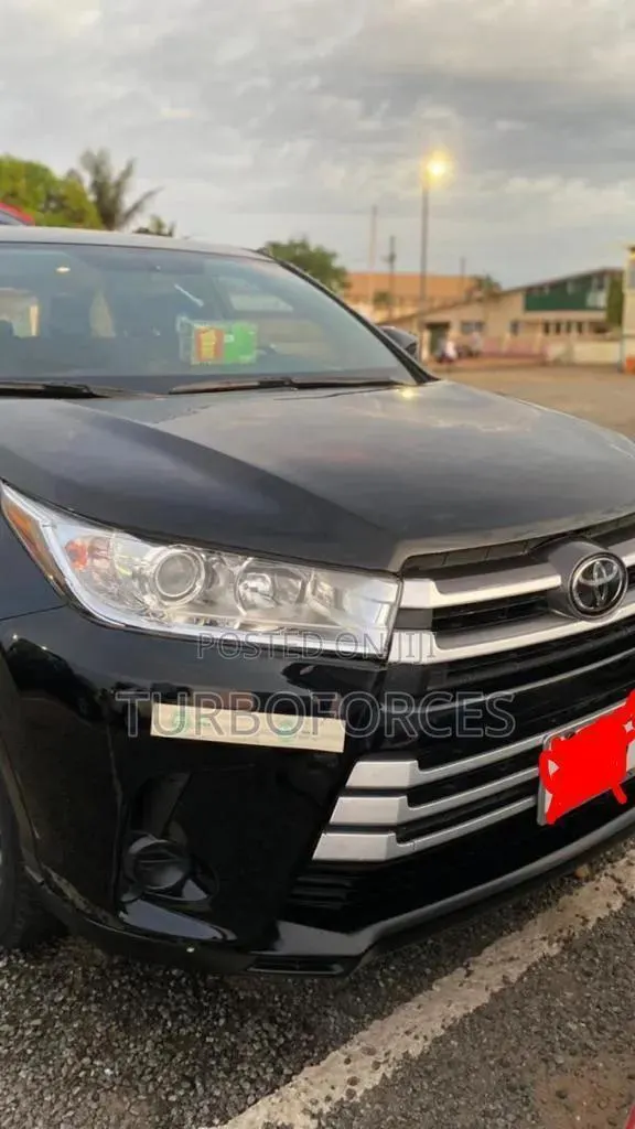 Toyota Highlander LE 4x2 (2.7L 4cyl 6A) 2018 Black
