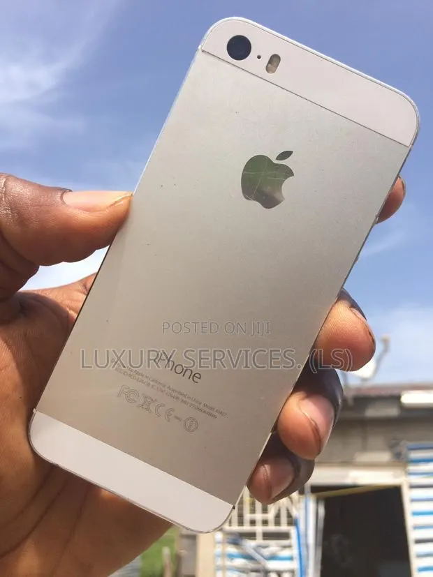 Apple iPhone 5s 16 GB White · Photo 1