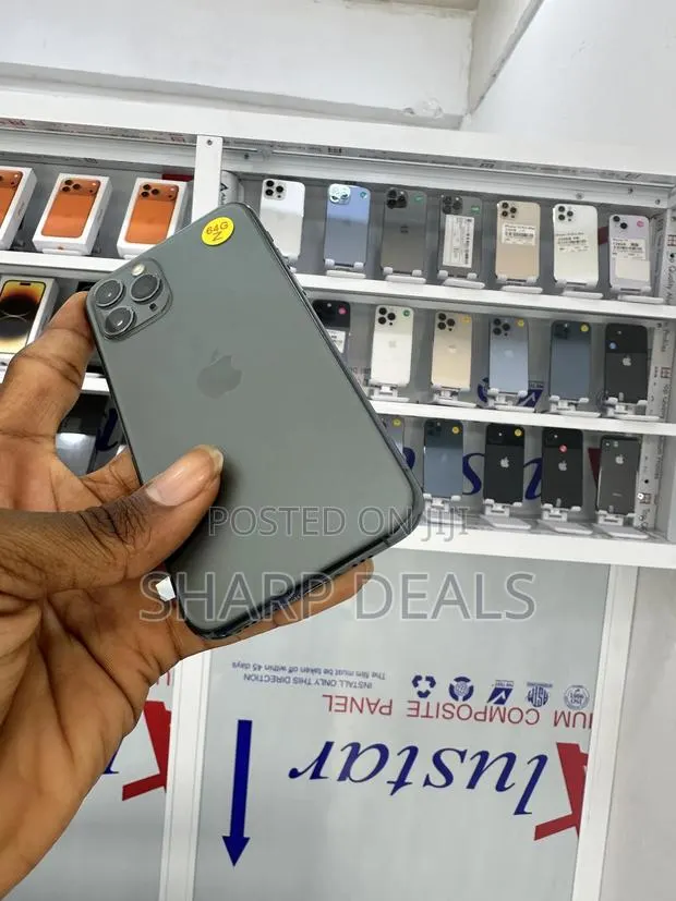 Apple iPhone 11 Pro 64 GB Gray · Photo 1