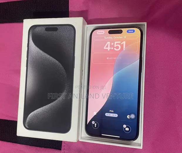 Apple iPhone 15 Pro Max 256 GB Gray · Photo 1