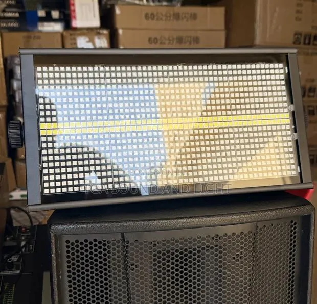 RGBW 8+8 Led Strobe Light · Photo 1
