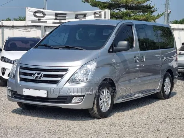 Hyundai Starex 2018 Grey · Photo 1