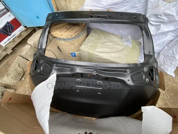 Toyota Rav4 2016-2017-2018 Boot (Skeleton) · Photo 1