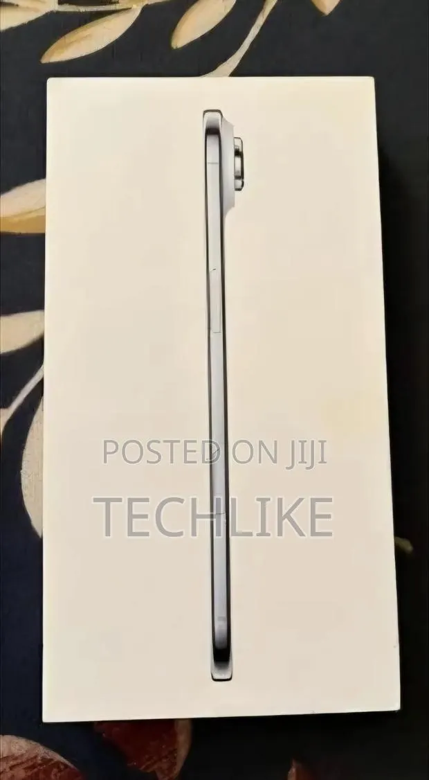 New Apple iPhone Air 1 TB Black · Photo 1