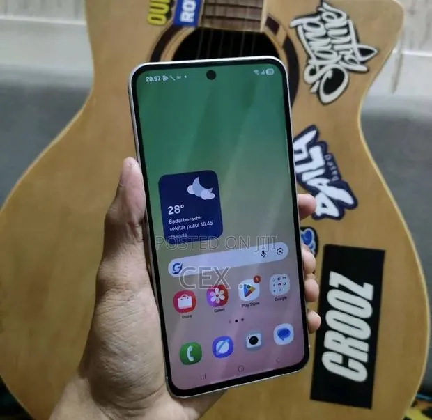 New Samsung Galaxy A56 256 GB White · Photo 1