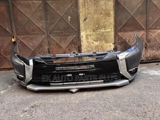 Mitsubishi Outlander Front Bumper 2016 2017 2018 · Photo 1