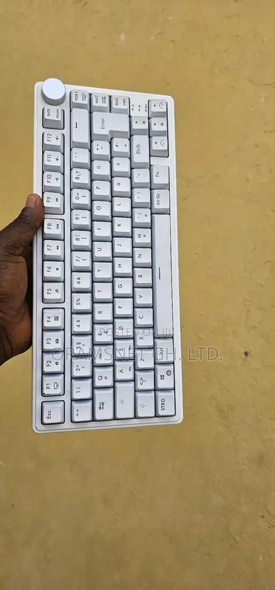 Isy Igk-6500 RGB Mechanical Keyboard · Photo 1