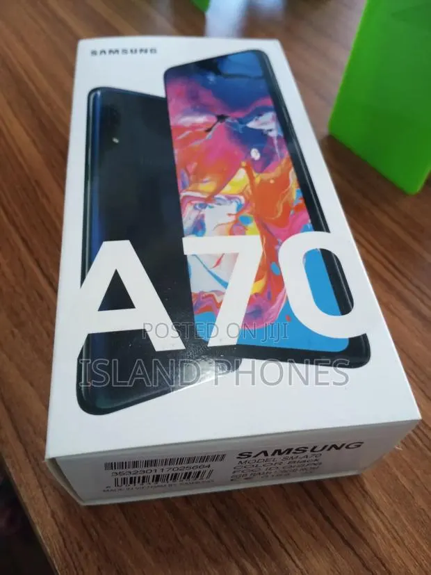 New Samsung Galaxy A70 128 GB Black · Photo 1
