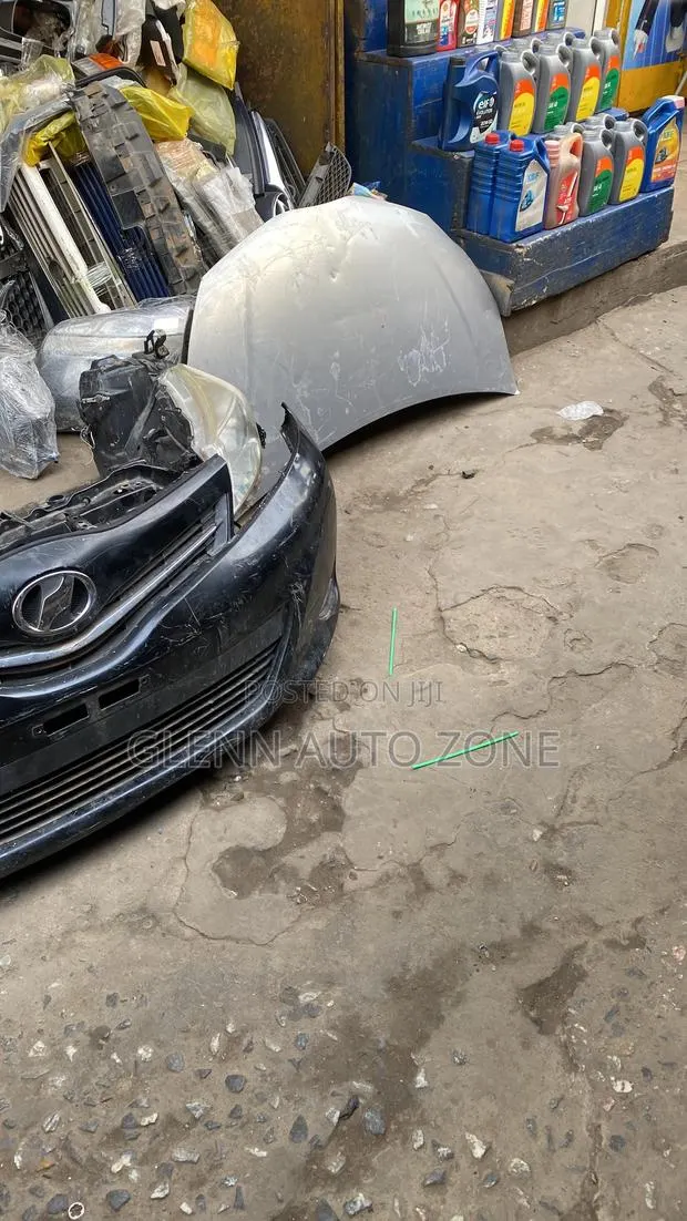 Toyota Vitz Front Cut 2012 · Photo 1