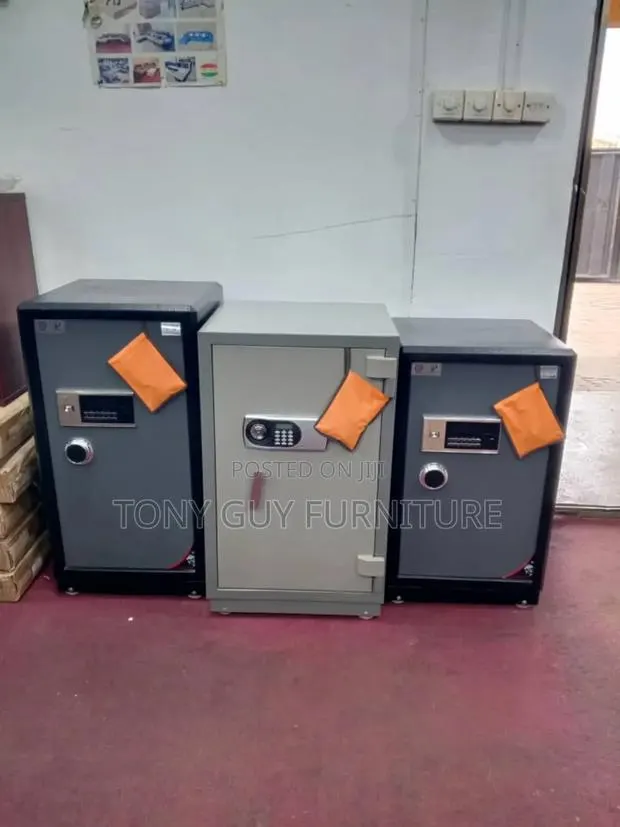 Heavy Safe for Keeping Money · Photo 1