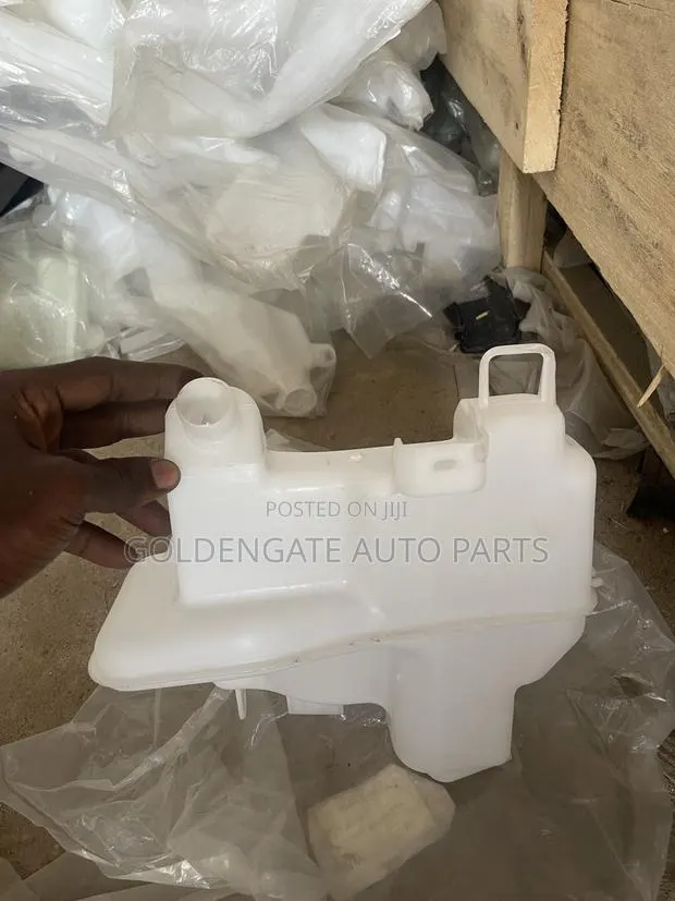 Mazda6 2019 2020 Wiper Bottle · Photo 1