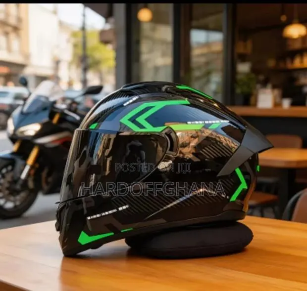 Lvs Full Face Helmet · Photo 1
