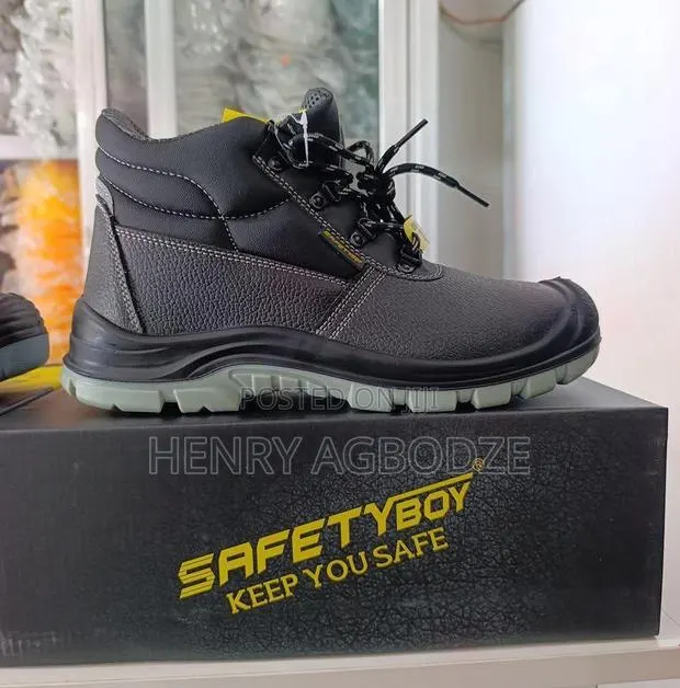 Safety Boy Shoe · Photo 1