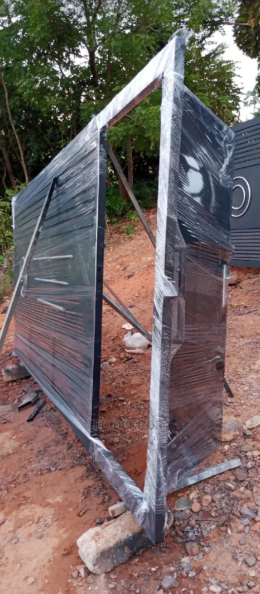 Rt Sliding Gate · Photo 1