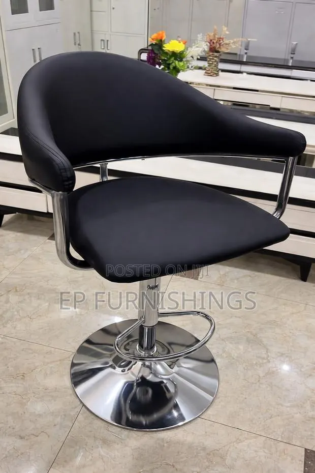 Adjustable Bar Chair. · Photo 1