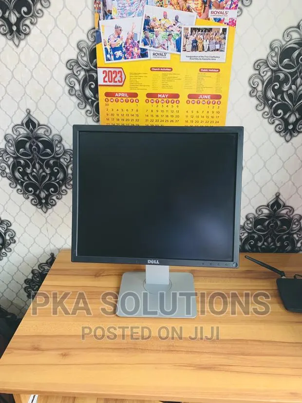 Dell P1917S HDMI 19 Inches Monitor · Photo 1