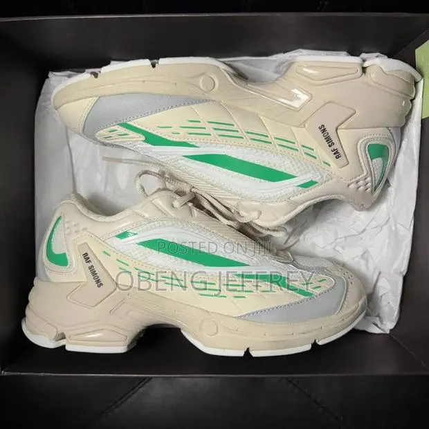Original RAF SIMONS Ultrasceptre Cream · Photo 1