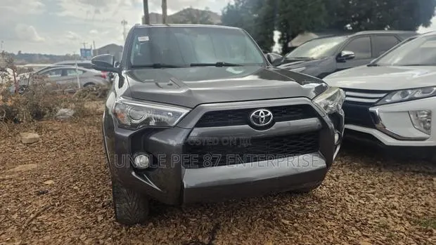 Toyota 4-Runner 2019 Black · Photo 1