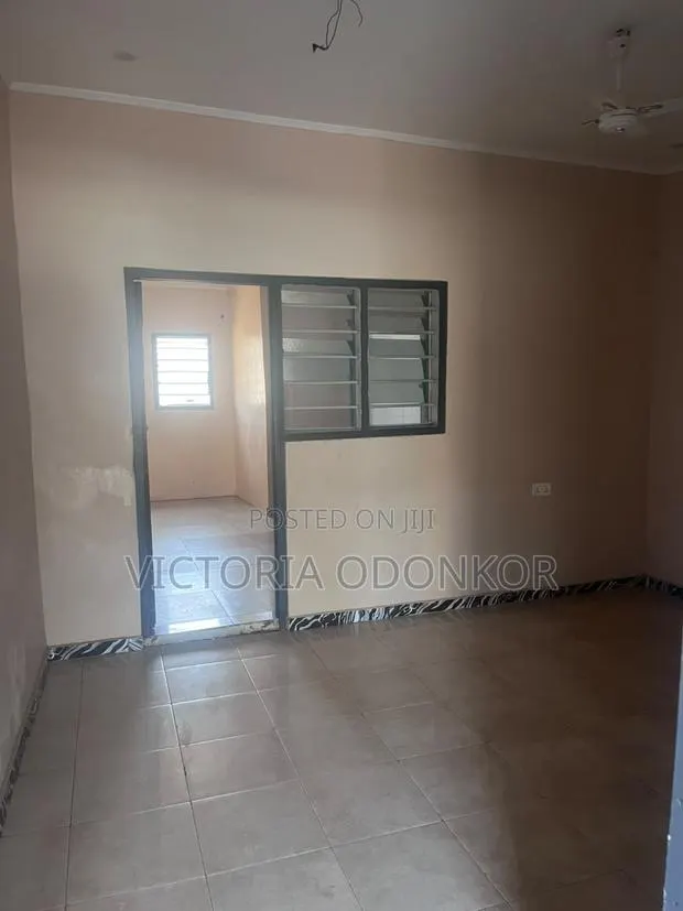 Chamber and Hall · Photo 1