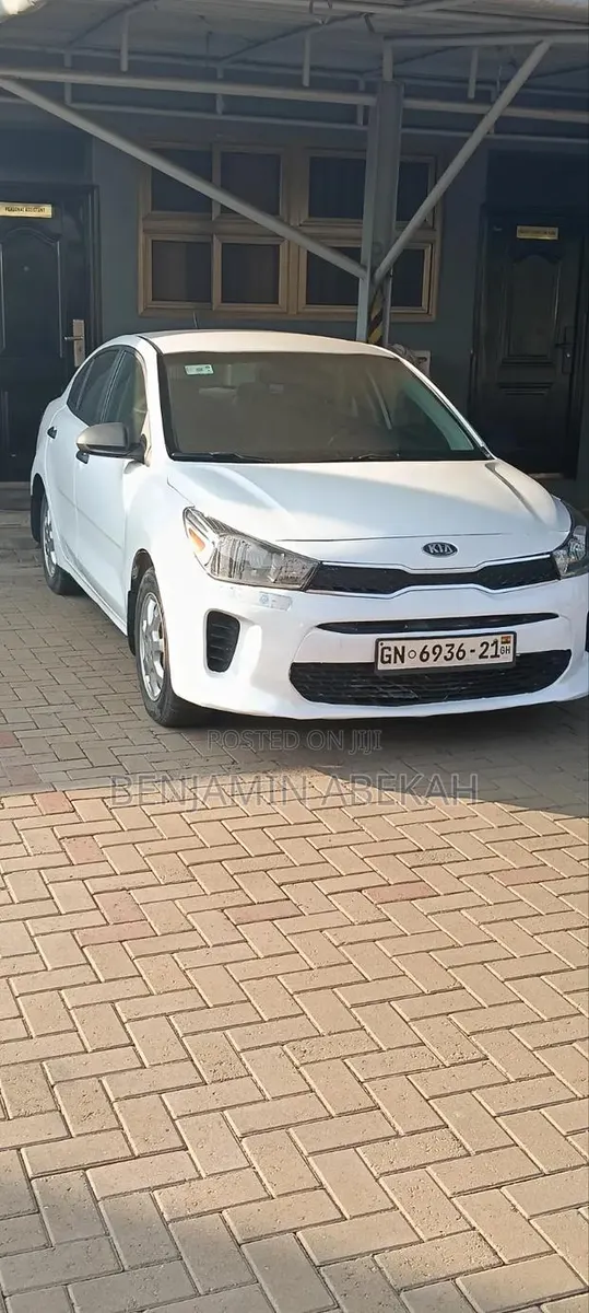 Kia Rio S Sedan 2018 White · Photo 1