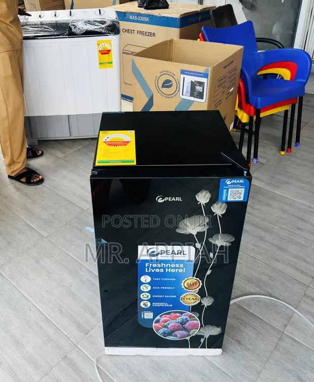 Super Classic Pearl Pf-109-2b 80l Table Top Fridge(Mirror) · Photo 1