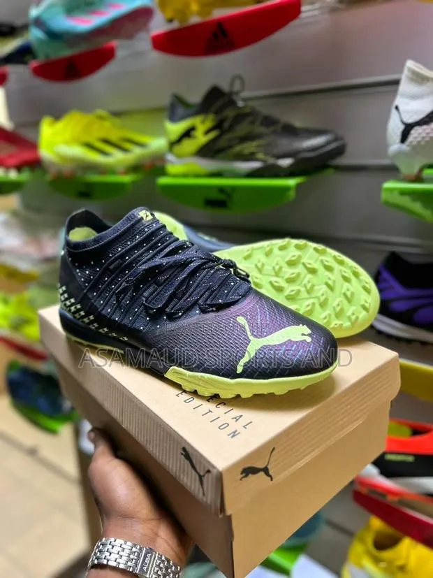 Original Gym Boot( Astro Turf) Available at Cool Price · Photo 1
