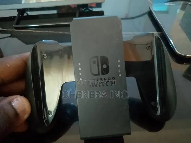 Nintendo Switch Joycon Holder · Photo 1