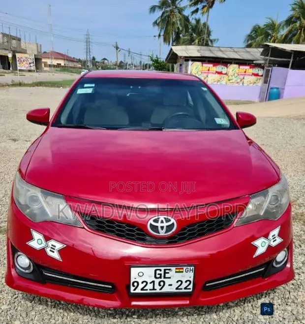 Toyota Camry 2014 Red · Photo 1