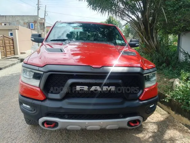 Dodge RAM 2018 Red · Photo 1