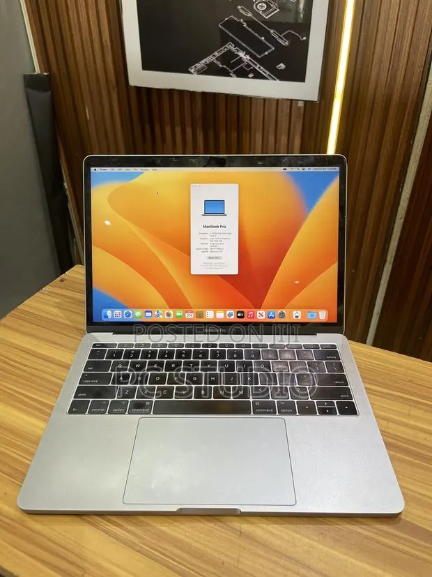 Laptop Apple MacBook Pro 2017 8GB Intel Core i5 SSD 128GB · Photo 1