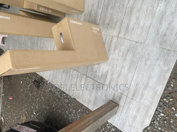 Samsung B450f: A Unique 2.1ch Soundbar With Powerful Bass Boost · Photo 1