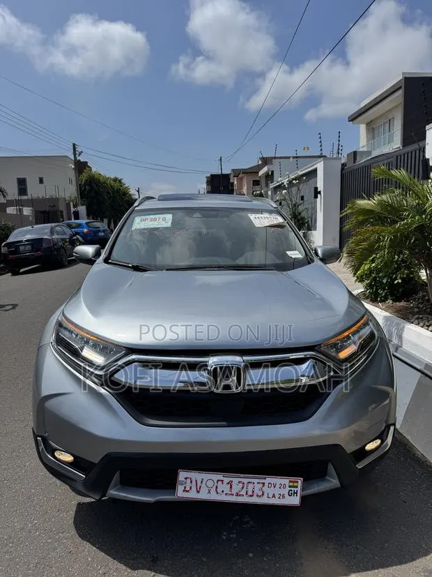 Honda CR-V Touring 4dr SUV (1.5L 4cyl CVT) 2017 Silver · Photo 1