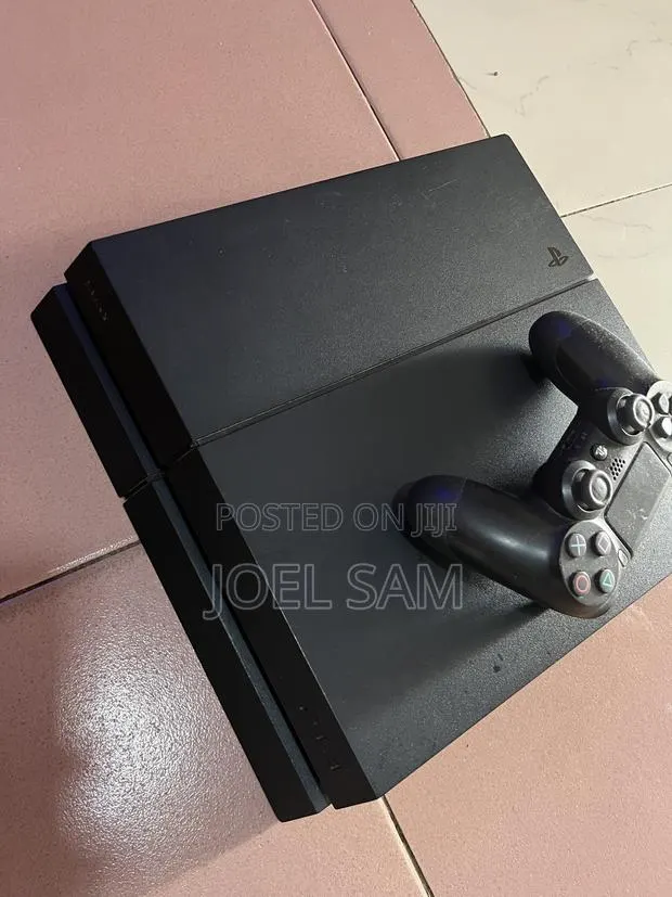 PS4 Console · Photo 1