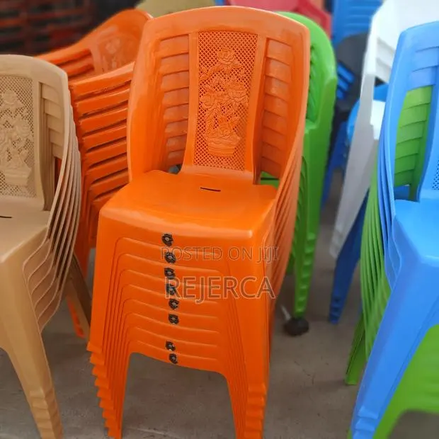 Armless Planticipated Chair · Photo 1