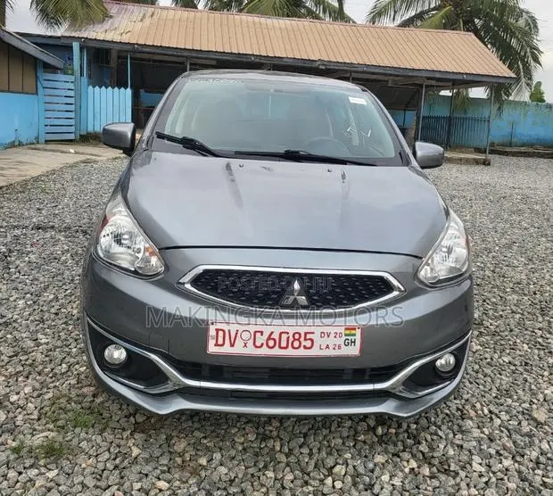 Mitsubishi Mirage LE 2019 Silver · Photo 1