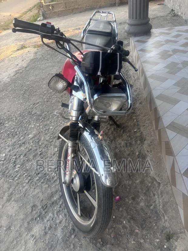 New Royal RY125 2022 Red · Photo 1