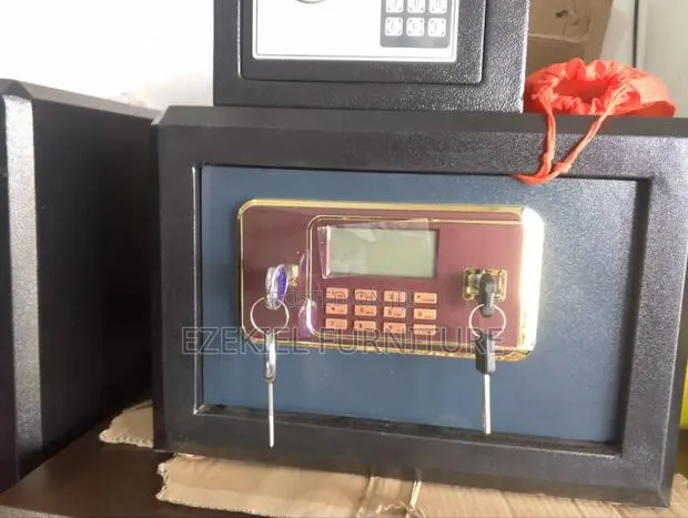 Fireproof Portable Money Safe · Photo 1