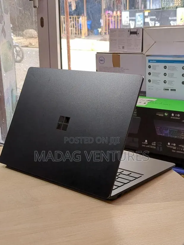 Laptop Microsoft Surface Laptop 5 16GB Intel Core i7 SSD 256GB · Photo 1