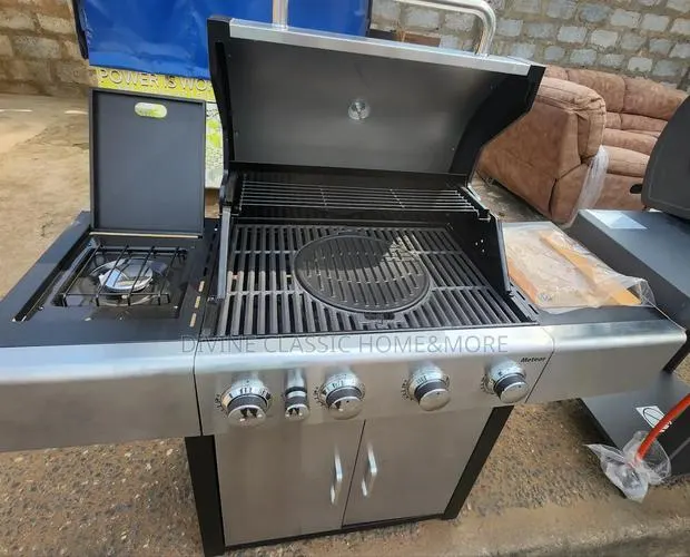 Outback Meteor 4-Burner Hybrid Gas Charcoal BBQ With a Side Burner · Photo 3