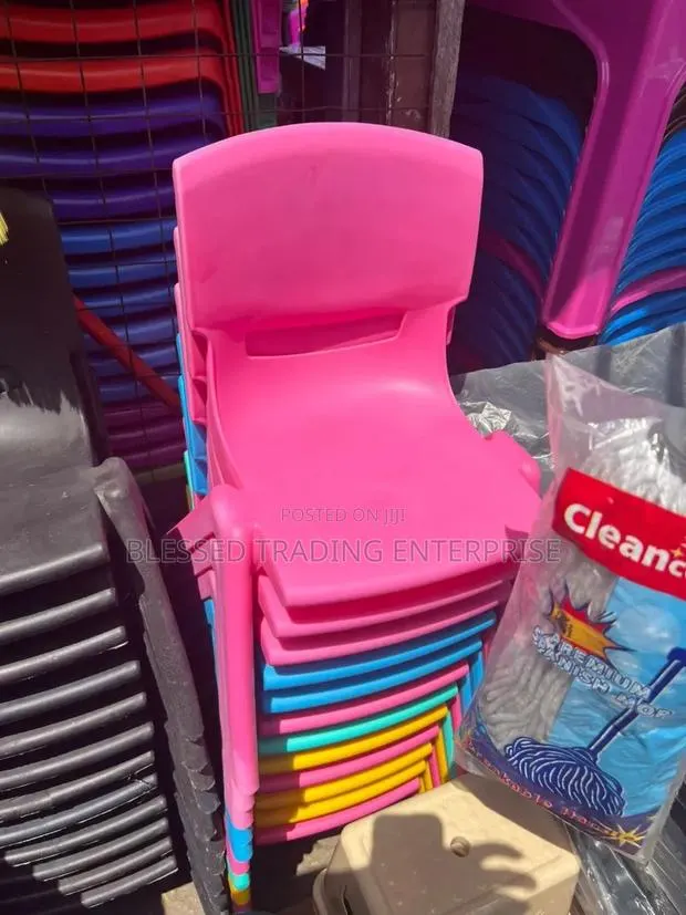 Children Plastic Chairs · Photo 1