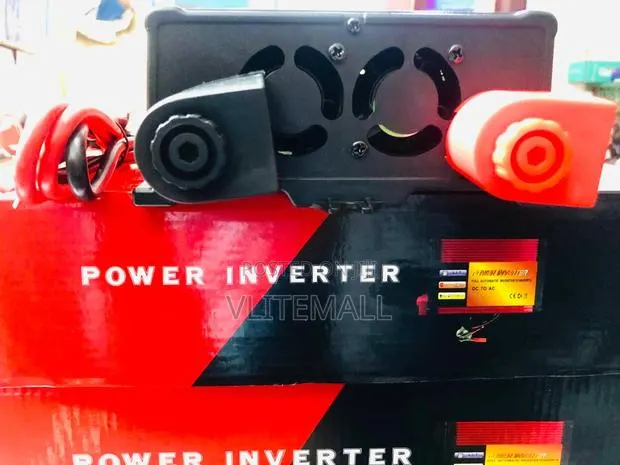 Dc12v to Ac220v 1500w Power Inverter · Photo 1