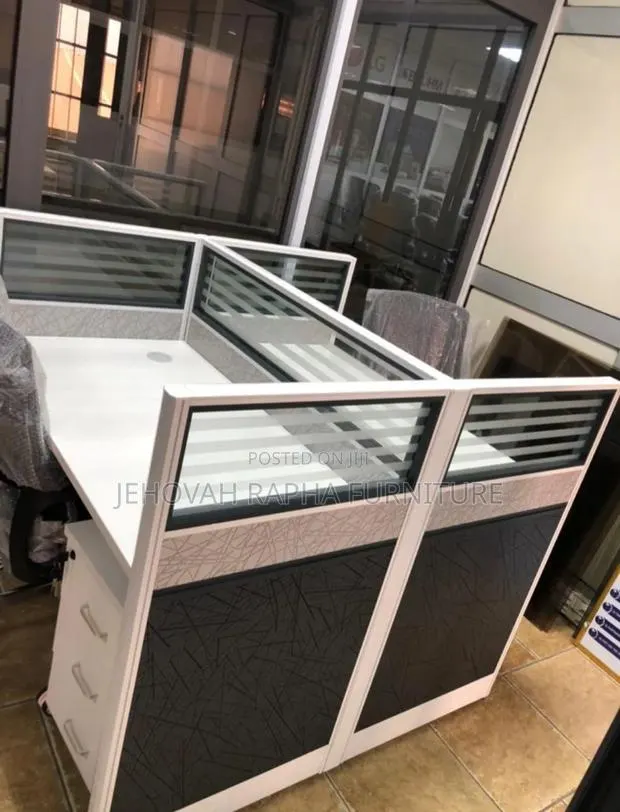 Modular 2 in One Workstation · Photo 1