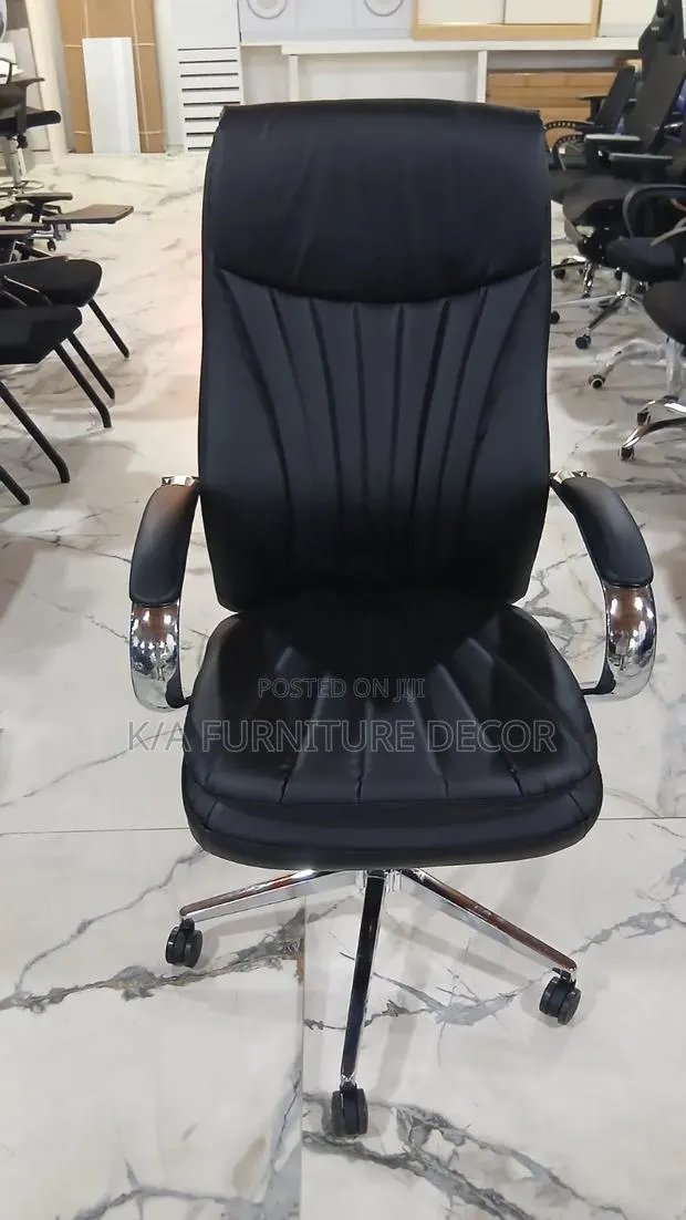Office Chairs · Photo 1