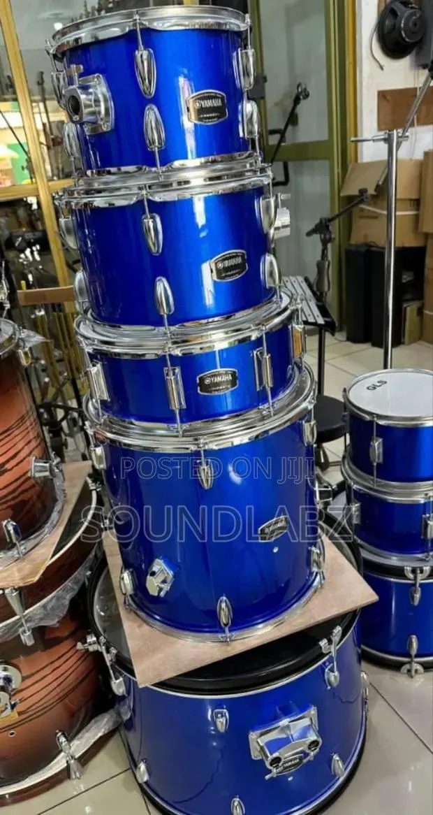 Turquoise Blue 5-Piece Drumset (Yamaha) · Photo 1