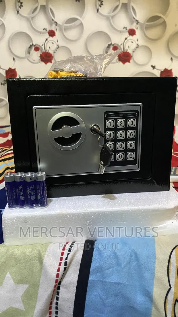 Electronic Money Box/Safe- Head Space · Photo 1