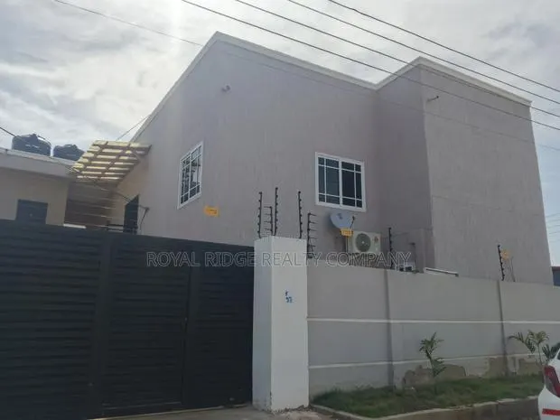 Furnished 3bdrm Apartment in Tseaddo Roundabout, Accra Metropolitan · Photo 1
