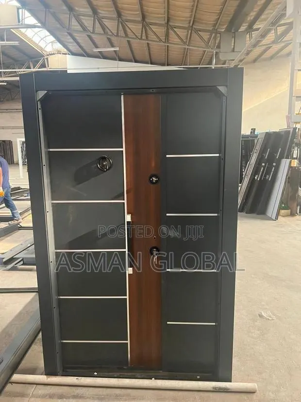 Precision-Aligned Horizontal Handle, Elevated Dual-Lock System · Photo 1