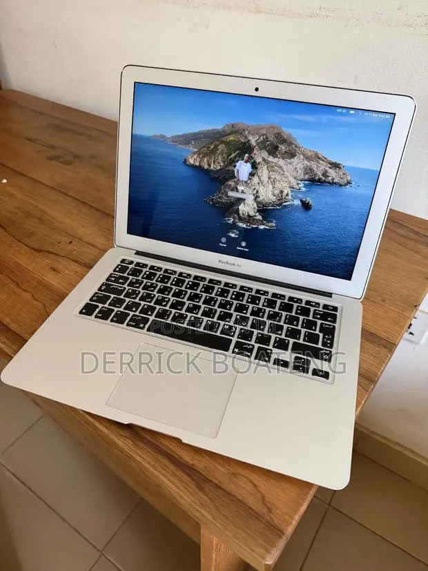 Laptop Apple MacBook Air 2015 8GB Intel Core i5 SSD 256GB · Photo 1