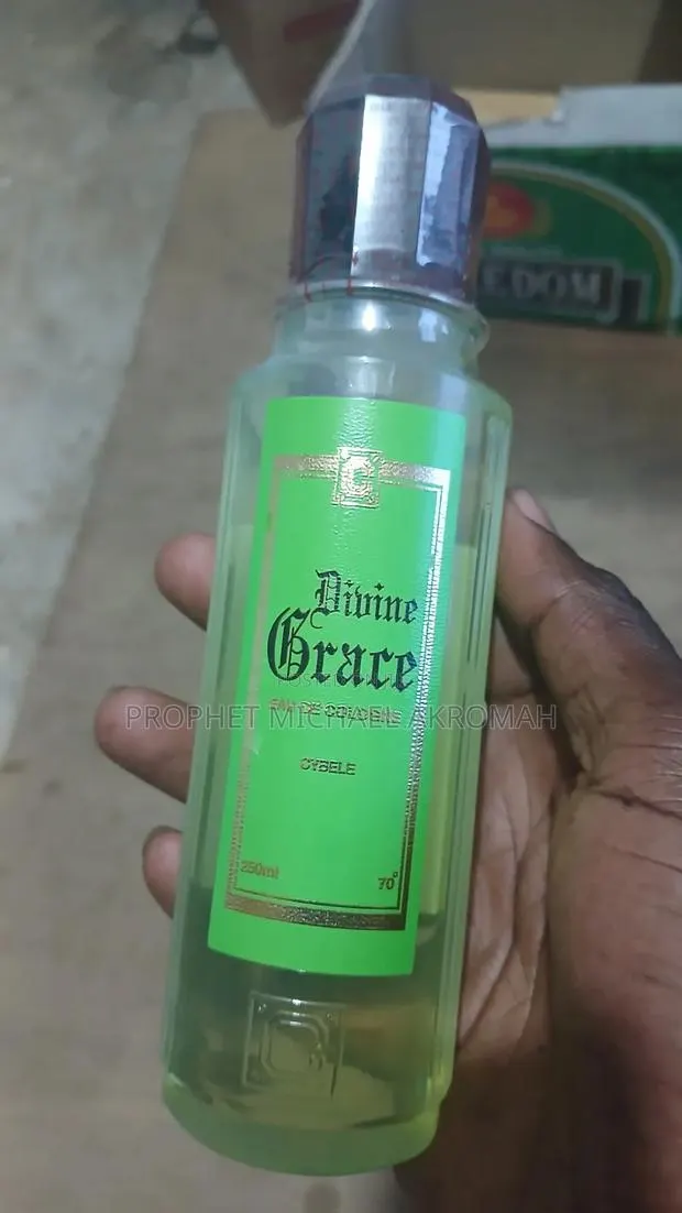 Divine Grace Perfume - Medium Size · Photo 1